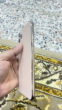 للبيع جهاز ايفون 11 برو ماكس مستخدم كمه موضح بل صوره فطر بل شاشه السعر...