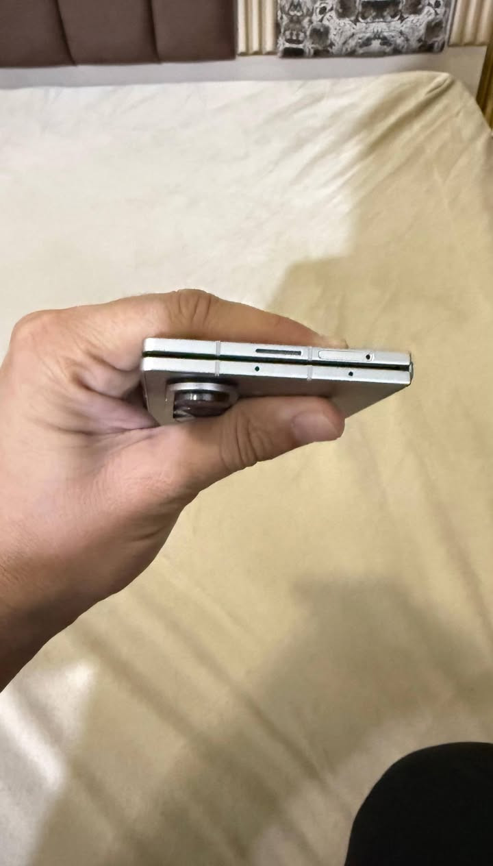 Z فولد 7
السلام عليكم اخوان 
استخدام الجهاز فقط 20 يوم ضمان 
اخذته قبل 20 يوم بسعر 2,480 
واريده بـ 2,150 وبيه مجال تشوفه غالي الله يرزقك ب الاحسن منه وارخص يارب 
*********** 
***********
