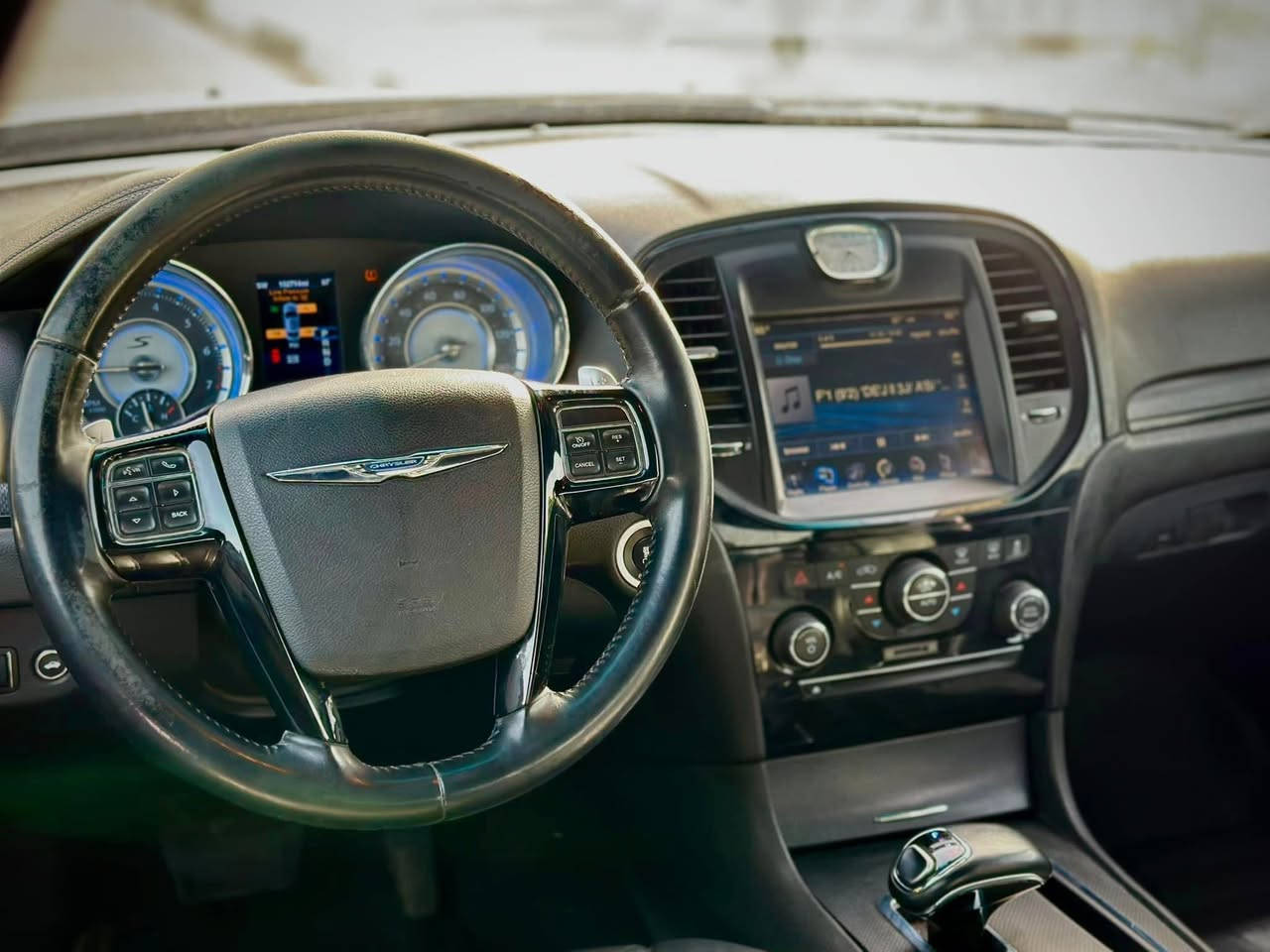 السلام عليكم
اوباما 2014 السيارة مكفوله من الكص 
قفلها 80 
البصرة
***********
