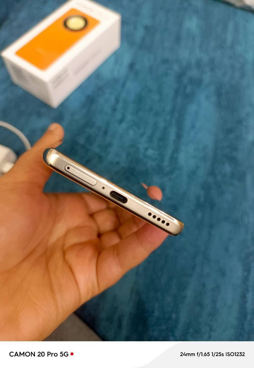 سلام عليكم هونر x9b جهاز مكفول شخط مابي تجي تفحص بعينك كامل ملحقات شاحنه مع كرتونه 
سعر 225,000 الف مكاني النجف الاشرف توصيل ما عدي


**إذا كنت صاحب هذا الإعلان وتريد حذفه لأي سبب، رجاءا أرسل رسالة إلى الدعم الفني**