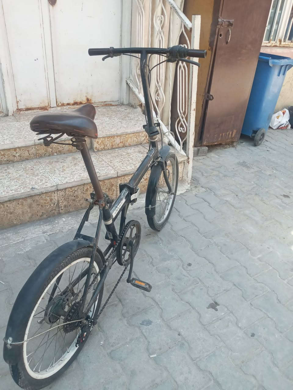 السلام عليكم بايسكل ابو الطبكه للبيع عكرب السعر ٤٥ المكان بغداد الاعظميه رقم الهاتف *********** بي واتساب
