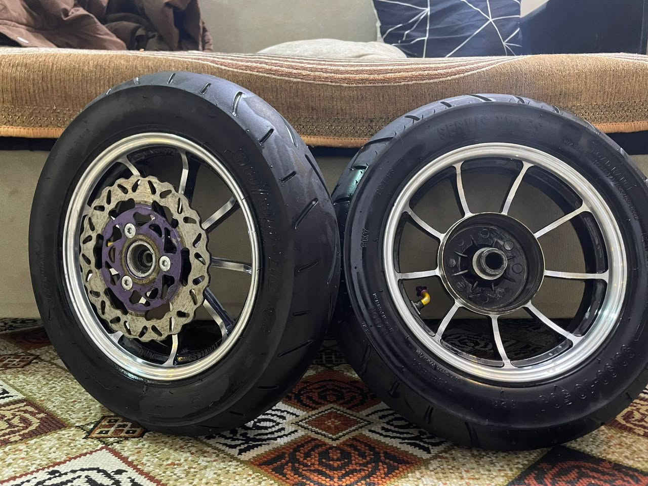 سلام عليكم ويل نجمه باب ول تاير جلاتين صلي جدد لوياله كفاله المكان بغداد العبيدي  50قفل رقم الهاتف 
يرهمن عله اي دراجه ماكس بوليس ***********
