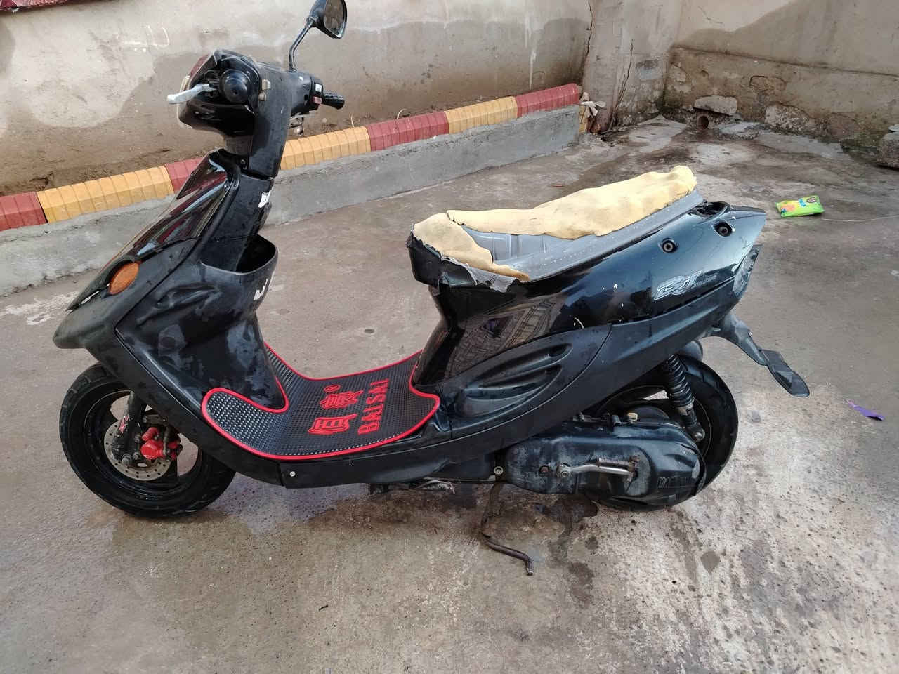 اسلام عليكم ماطور نحله 9ازروف للبع معمر جديد شاصي شرط كهربايات شقاله بس يعوزو باتري مكاني موصل أيمن 
السعر 200و بي مجال رقمي ***********
