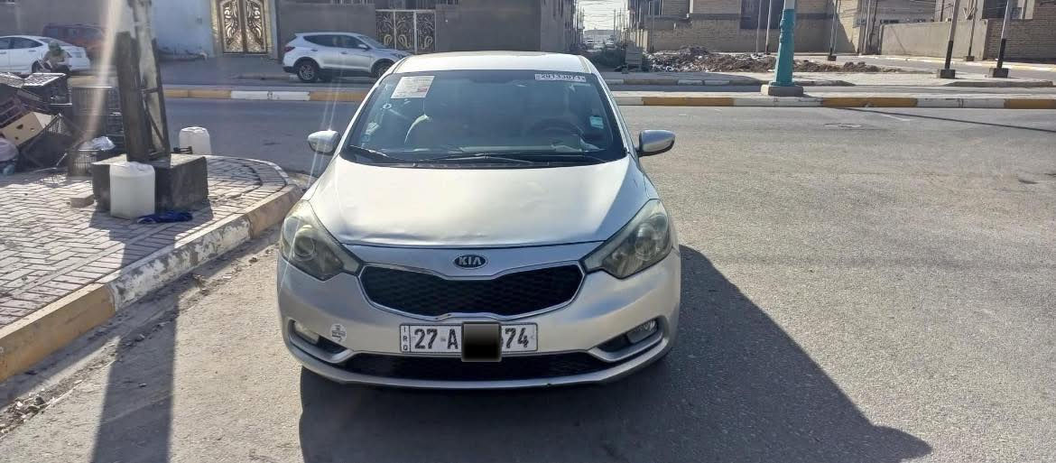 سلام عليكم فورتي 2015 محرك2000 سياره جاهزه من كلشي موصفات كامره تحكم استيرن نظام اسبورت 
مكان السماوه للبيع سعر115
رقم الهاتف***********
