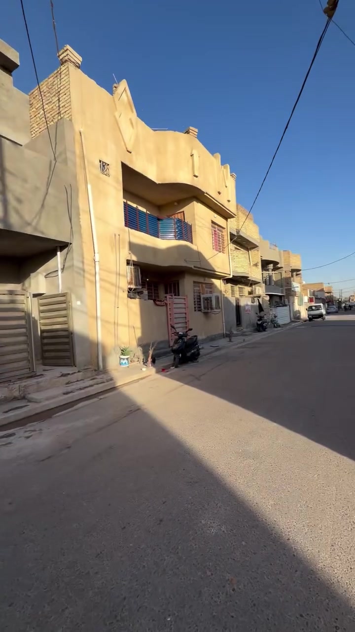 بيت ١٠٠ متر اللبيع او مراوس.   قريب ع شارع ٥ كيلو مقابيل ام نجم
***********
