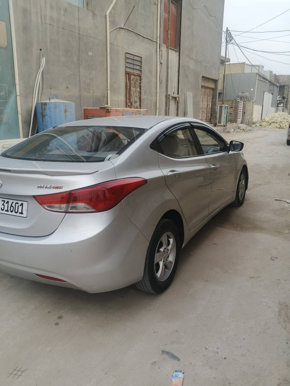 النترا افانتي موديل ٢٠١٢ رقم بغداد دولي 
بيها رشات صبغ بدون ضربه قويه 
محرك وكير مكفولات حداديه جديده تخم تاير جديد تبريد ثلج السعر ٩٥$ مكانه كوفه ***********
