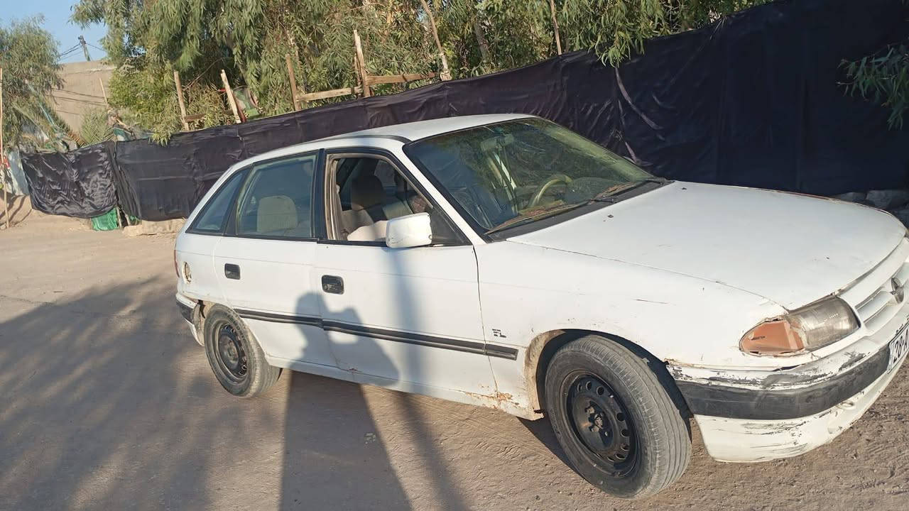 السلام عليكم استرا 93 بأسمي جاهزة حداديه مكينه كهربائيات تخم تاير وشرط اذا شراي كون تحويل خلال مدة قصيرة  بأسمي السعر 25وبيها مجال ما اتواجد ع فيس للاستفسار الاتصال ***********
