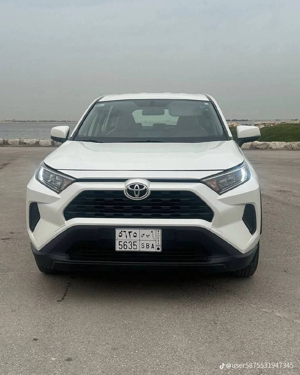 حسام قاسم ابوقاسم 

*للبيع: تويوتا راف 4 موديل 2020*  
*الموقع: صنعاء*  
*الحالة: مجمرك جاهز  

*التفاصيل:*
- *السعر*: 20,000 دولار - قابل للتفاوض بالمعقول
- *الممشى*: [،6000] كم
- *المواصفات*: [اكتب الفئة LE / XLE / Adventure]، دفع رباعي/أمامي، مكينة 2.5
- *اللون*: [اكتب اللون] 
- *الحالة*: بودي وكالة، خالي من الحوادث، مكينة وقير على الشرط
- *الملاحظات*: مجمرك بالكامل، أوراقها سليمة 100%، جاهزة للتحويل فورا
#للتواصل_وتساب
0733 362 913


**إذا كنت صاحب هذا الإعلان وتريد حذفه لأي سبب، رجاءا أرسل رسالة إلى الدعم الفني**