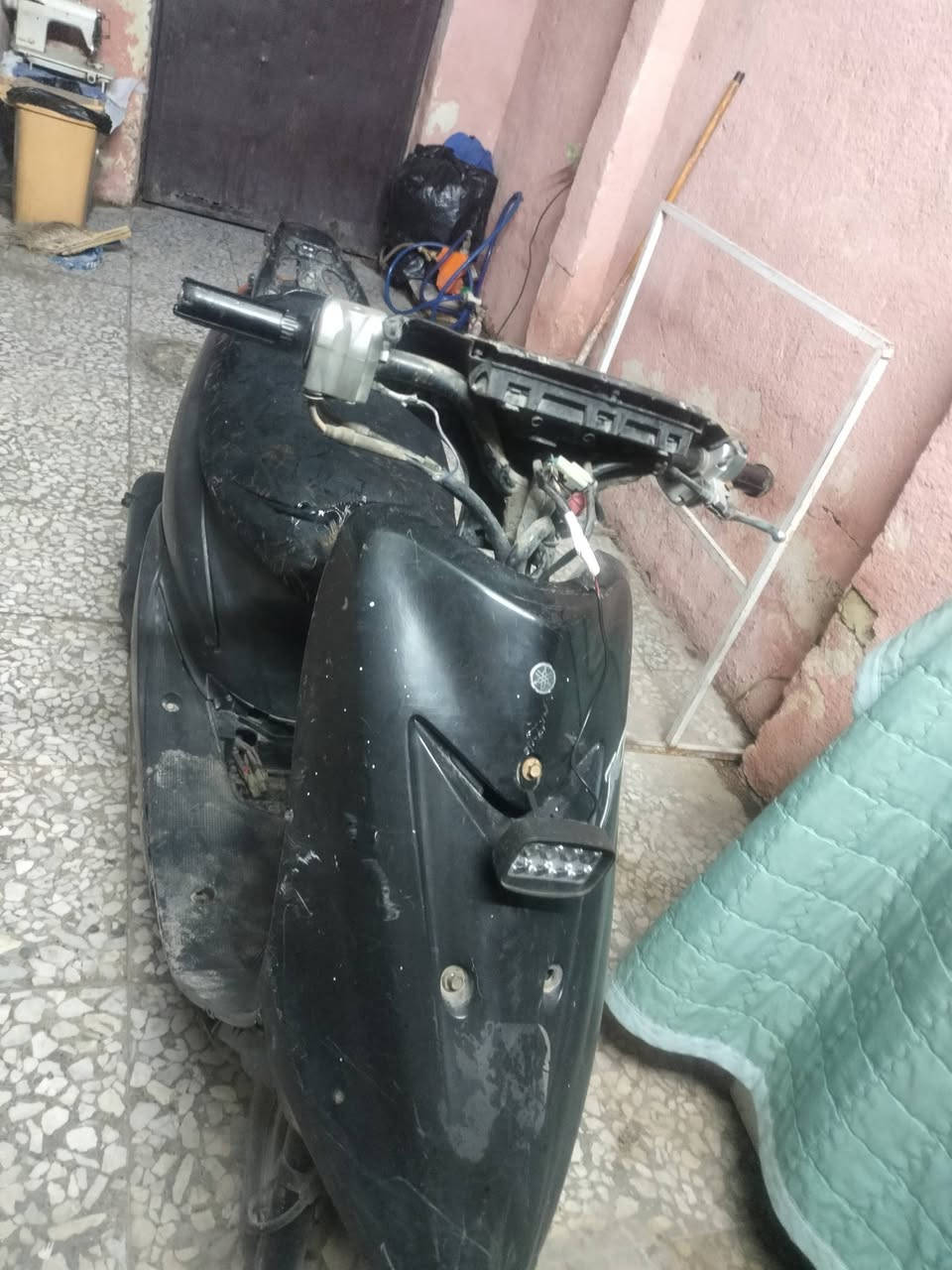 للبيع عصفوريه شغاله 150 بيها مجال مكان الحسينيه رقم ***********
