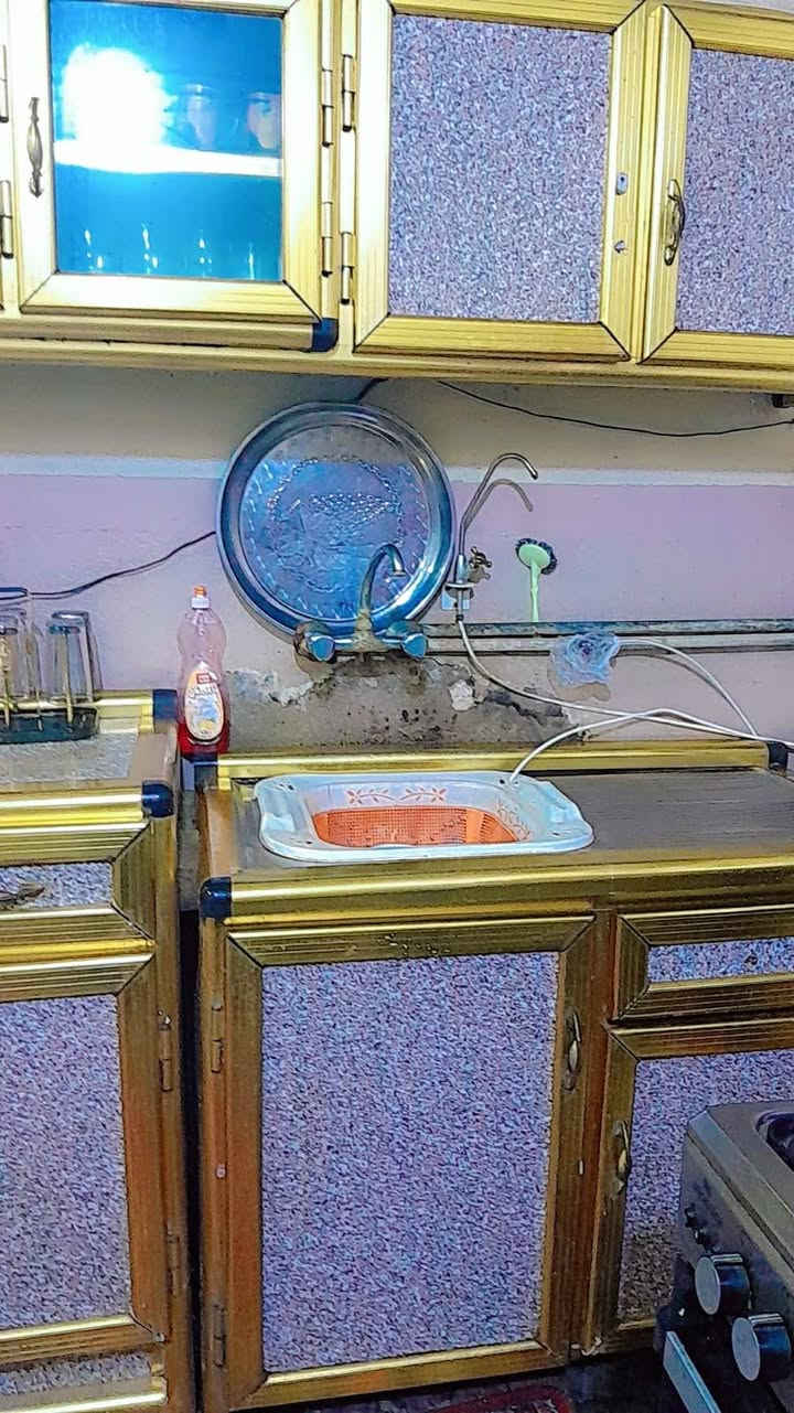 الغرفة بـ550
والكاونتر الكاونتر ب250 حطاطه تكمه 
الكاونتر مترين ونص 
والسنك متر ونص 
والمحلق على طول الكاونتر والسنك 
المكان هيت


**إذا كنت صاحب هذا الإعلان وتريد حذفه لأي سبب، رجاءا أرسل رسالة إلى الدعم الفني**