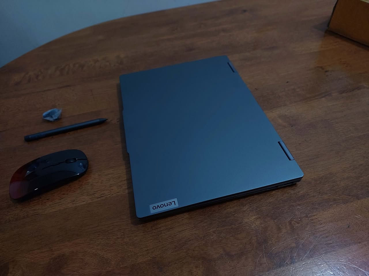 السلام عليكم ..... جيل 13 معالج فئة H (من اقوى فئات المعالجات )... شاشة14 لمس قلاب  TOUCH  مع القلم بدقة عالية WUXGA الوان حقيقية مشبعة ... رام حجم 16 كيكا نوع DDR5 بتردد عالي جدا ...ماركة لينوفو شرق اوسط مال مكاتبنا مو بالة .....هارد نوع SSD NVME  اسرع الهاردات بحجم 512 كيكا ..معالج كور اي 5 جيل 13 فئة H  ... بصمة اصبع ...شاحن تايب سي TYBE C...كيبورد ضوئي 3 درجات .. الجهاز نظيف جدا ميفرق عن الي بالكارتون بشي  وسلم وشكلة حلو وشحنة فوق الممتاز وكارتونتة والقلم الاصلي وكافة الملحقات ويا  ...ملائم للبرامج الهندسية والتصميم والدراسة ولرجال الاعمال وغيرها.... مكانه بغداد وسعره حلو للاستفسار الاتصال *********** او ***********(واتس)
