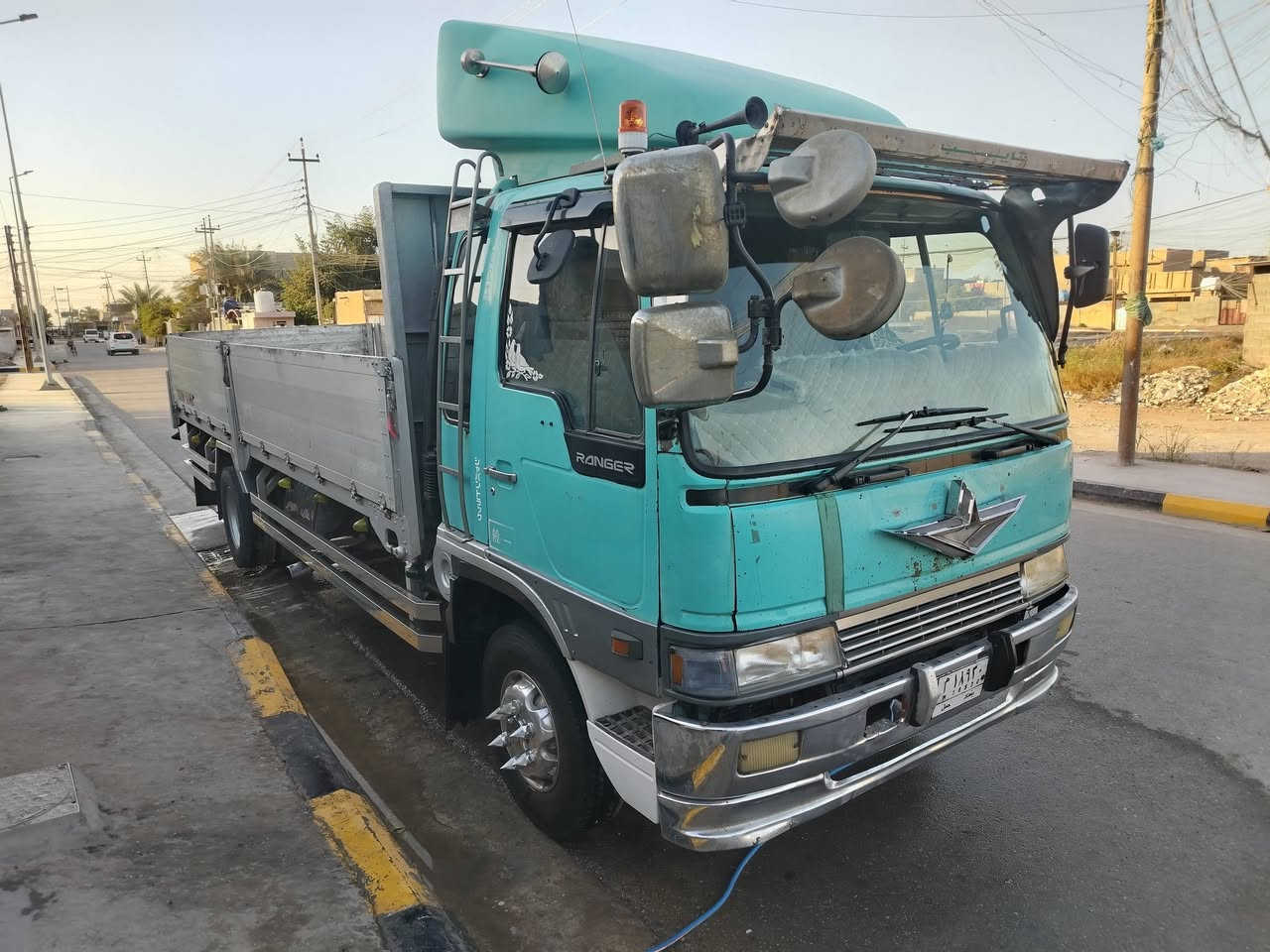 سلام عليكم هينو طيره مكينه ٧٠ عادي طول سته وربع بلاد مكينه لا صرف ولا تنقيص موديل ٩١ العنوان واسط قضا الصويره سعر ١٨٠ وبيه مجال شي قليل ***********
