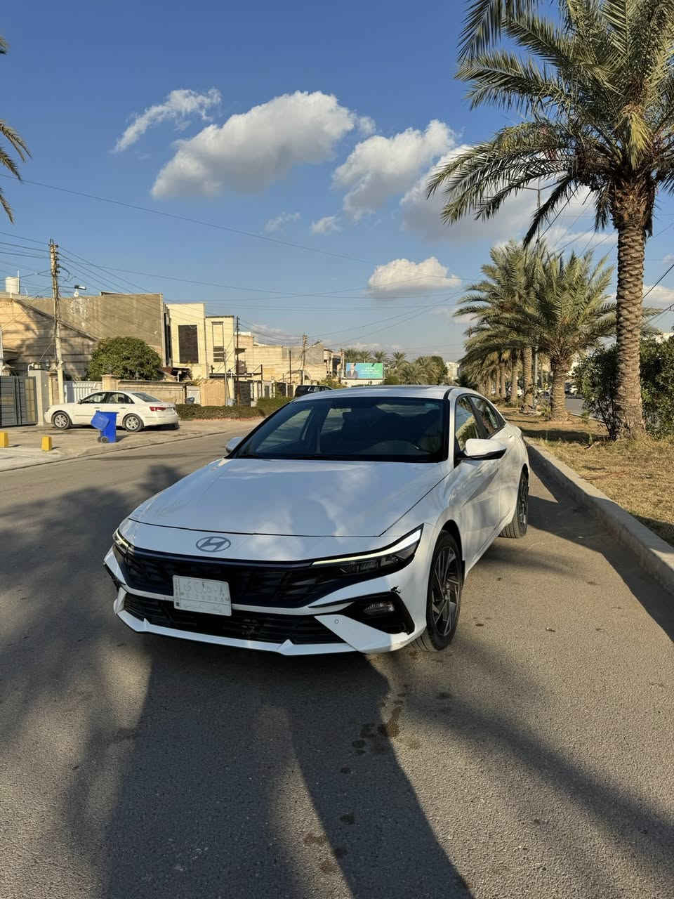 📅 الموديل: 2024
⭐ الفئة: فل كامل
🚘 اللون: أبيض
📍 الوارد: خليجي

🔧 المحرك والقير:
▪️ محرك 2.0 بنزين اقتصادي
▪️ قير أوتوماتيك ناعم
▪️ دفع أمامي

🎯 الراحة والتقنيات:
▪️ تشغيل بصمة + دخول ذكي
▪️ شاشة لمس كبيرة
▪️ Apple CarPlay / Android Auto
▪️ مكيف أوتوماتيك
▪️ مثبت سرعة
▪️ شاحن لاسلكي
▪️ فتحة سقف ☀️

🛡️ الأمان:
▪️ كاميرا خلفية
▪️ حساسات أمامية وخلفية
▪️ نظام مانع انزلاق
▪️ ABS + EBD
▪️ مساعد المسار
▪️ نظام النقطة العمياء

✨ الخارجية:
▪️ مصابيح LED أمامية وخلفية
▪️ جنوط ألمنيوم
▪️ مرايا كهربائية مع إشارات

📌 الحالة:
▪️ استخدام شخصي
▪️ نظيفة جدًا
▪️ خالية من الحوادث بيها رصعة على كد الابرة بدون بارد وبدون صبغ كفالة عامة
▪️ جاهزة للفحص

💰 السعر: 190 قابل للتفاوض للجادين
📍 الموقع: بغداد – السيدية
📞 التواصل: ***********
