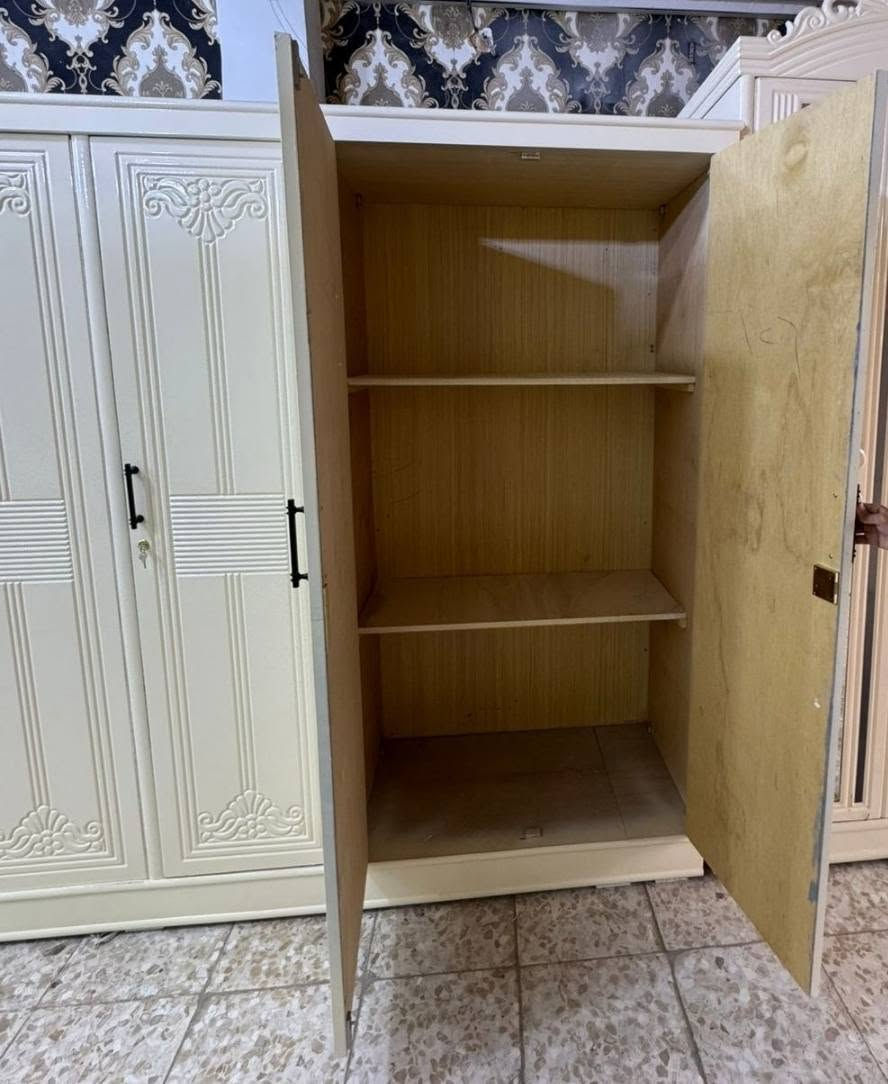 كنتور جديد مامستخدم خمس ابواب موديل وتصميم تركي بشغل ولمسات عراقية 
الخارج ام دي اف 5 ملم 
الداخل جام 3 ملم 
القاعدة بلوك صاج 16 ملم 
الظهر جرجوبة فتح وشد براغي 
الصبغ فرن حراري ودرجة اولى  

السعر 510 الف 

مع نقل وشد داخل بغداد مجاني

اطراف 10

لا يوجد محافظات


**إذا كنت صاحب هذا الإعلان وتريد حذفه لأي سبب، رجاءا أرسل رسالة إلى الدعم الفني**