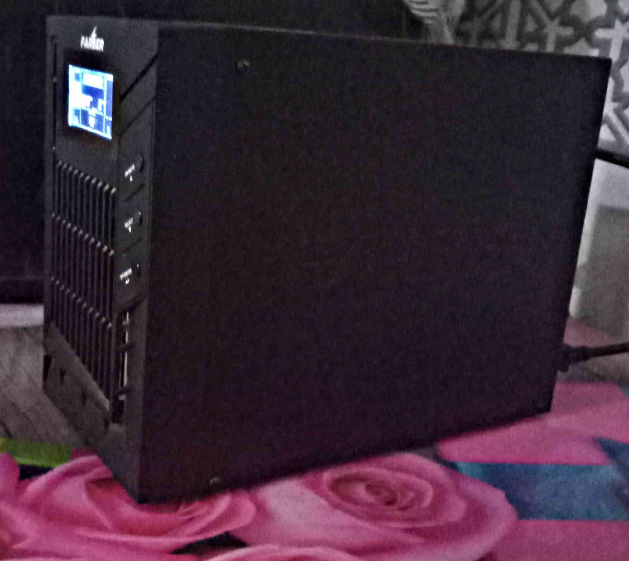 💻 تجميعة PC للبيع | جاهزة للألعاب والبرامج 🎮✨ستخدام قليل جداا
📌 مواصفات الجهاز:

🖥️ الكيس: XXIGMATEK مع تصميم أنيق

🌈 المراوح: 4 مراوح RGB مع تحكم كامل بالألوان

🎮 كرت الشاشة: NVIDIA GeForce RTX 2070 SUPER قوي للألعاب الحديثة والبرامج

⚡ المعالج: Intel Core i7-9700F (3.0GHz، 8 أنوية)

🧠 الرامات: G.SKILL 16GB (DDR4)

🚀 التخزين: Lexar 512GB SSD (سرعة تشغيل عالية)

🔌 الباور سبلاي: Thermaltake 650W

🖲️ المذربورد: MSI Z390-A PRO (MS-7B98)

🖥️ الشاشة: Samsung C24RG50FQ (CRG5 Series)

شاشة مقوسة 24 إنش (23.5″ فعلي) مع انحناء 1800R لزيادة الانغماس البصري

دقة 1920×1080 (Full HD) بنسبة عرض 16:9

🔋 جهاز UPS (مزود طاقة احتياطي) – Online Double Conversion

الطاقة: 1 kVA / ~900 W

الجهد الداخل: 110 – 300 VAC

الجهد الخارج: 220–240 VAC (Pure Sine Wave)

الكفاءة: Line ≥ 91% | ECO ≥ 96% | Battery ≥ 90%

البطاريات: 2 × 12V 9Ah (مع دعم بطاريات خارجية أكبر)

التحكم: شاشة LCD + أزرار (ON/MUTE, SELECT, OFF/ENTER)

النقل: Zero Transfer Time (بدون تقطيع)

الميزات: Cold Start, EPO, ECO Mode, حماية كاملة

واجهات إضافية (اختياري): SNMP / Modbus / Email

🏎️ دركسون محاكاة القيادة (Racing Wheel Set – PXN V9):

الطراز: PXN V9

التوافق: PC (ويندوز 7/8/10/11)، بلايستيشن 3، بلايستيشن 4، إكس بوكس ون، نينتندو سويتش، أندرويد.

عجلة القيادة: زاوية دوران 270° / 900° قابلة للتبديل + محاكاة اهتزاز (Vibration Feedback).

الأزرار: أزرار تحكم مدمجة متوافقة مع وحدات التحكم الأصلية.

الدواسات: 3 دواسات معدنية (Clutch, Brake, Accelerator).

ناقل الحركة (Shifter): يدوي 6 سرعات + R (رجوع للخلف).
 ماوس + كيبورد

سعر:  مليون و 100


**إذا كنت صاحب هذا الإعلان وتريد حذفه لأي سبب، رجاءا أرسل رسالة إلى الدعم الفني**