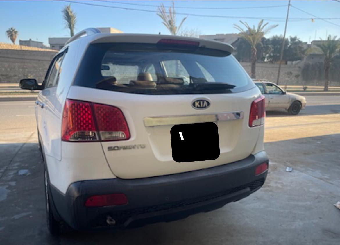 سـورنتـو خليجي
مـوديل 2011
بدون صبغ كلين 
فـول مـواصفات 1/1

محـرك24دوش

بـانـوراما 

بصـمه 

مري شفط 

خمسه راكب 

سبايدر عل الجنطه

شرط سبير مانازل 

السعـر170

للاستفسار الاتصال على الرقم 

***********
