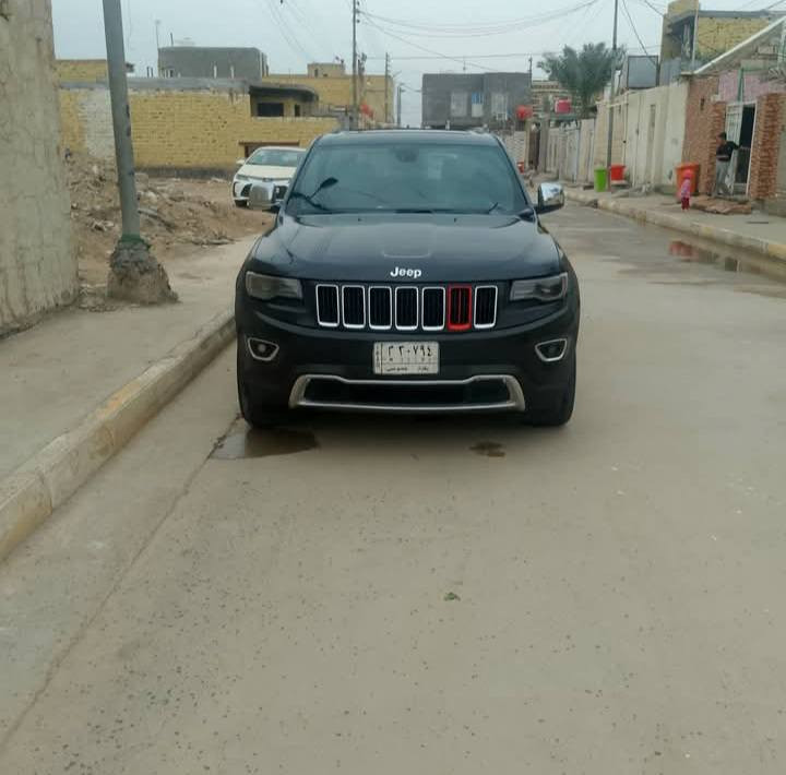 سلام عليكم سياره جيب شاروكي موديل 2014 السيارة فول الفول واحد على واحد مكينه 3600 فتحه كشنات جلد شاشه تبريد تتفأه كله شغاله والسياره مال جناي والسياره مداور ثاني يوم السيارة بيه جاملغ وبنيد تبديل و الباقي مكفول كفاله عامه السعر 160وبيه مجال للطيبين مكان السيارة ناصريه غراف ***********
