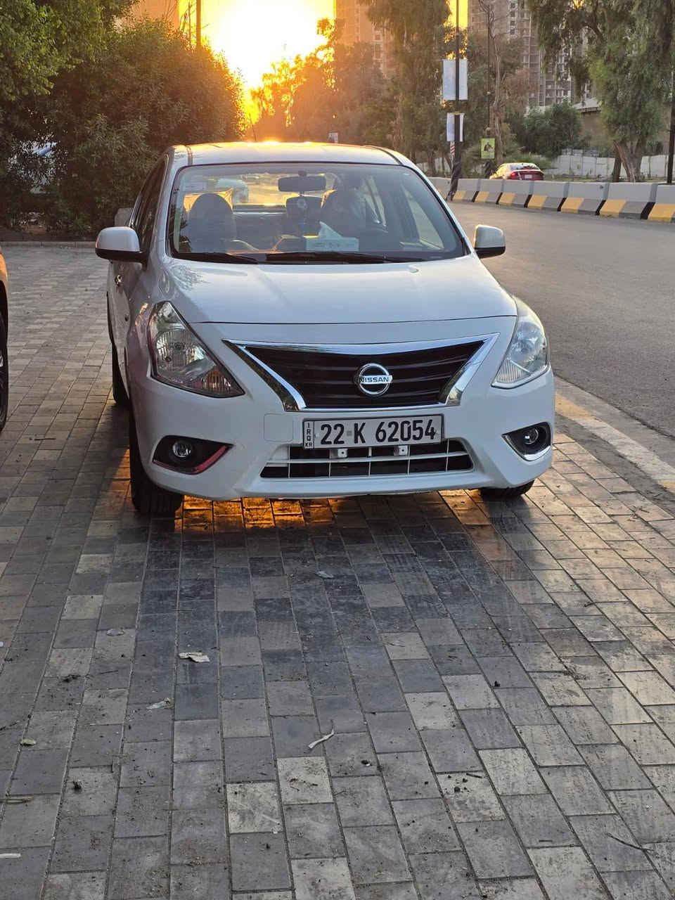 السلام عليكم ورحمة الله وبركاته 
نيسان سني هندي مال ولد صاحبي جدآ نضيفة أمانة الله وأحلى من الصور ربع متعرف عليها كله بانزين محسن يخلي الله شاهد المهم السيارة سعرها 120 ورقه وبيها مجال ا  وأنصح بيها السونار مالتها كلش حلو ومرفق مع الصور رقمها اربيل ثاني يوم  يحولك مدوار  رقم صاحب السياره ***********  مكان السياره بغداد شارع حيفا  Ahmed Ali
