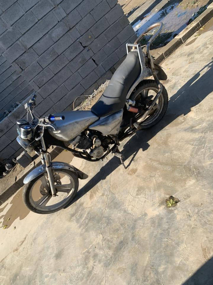 للبيع سعره 200
***********
