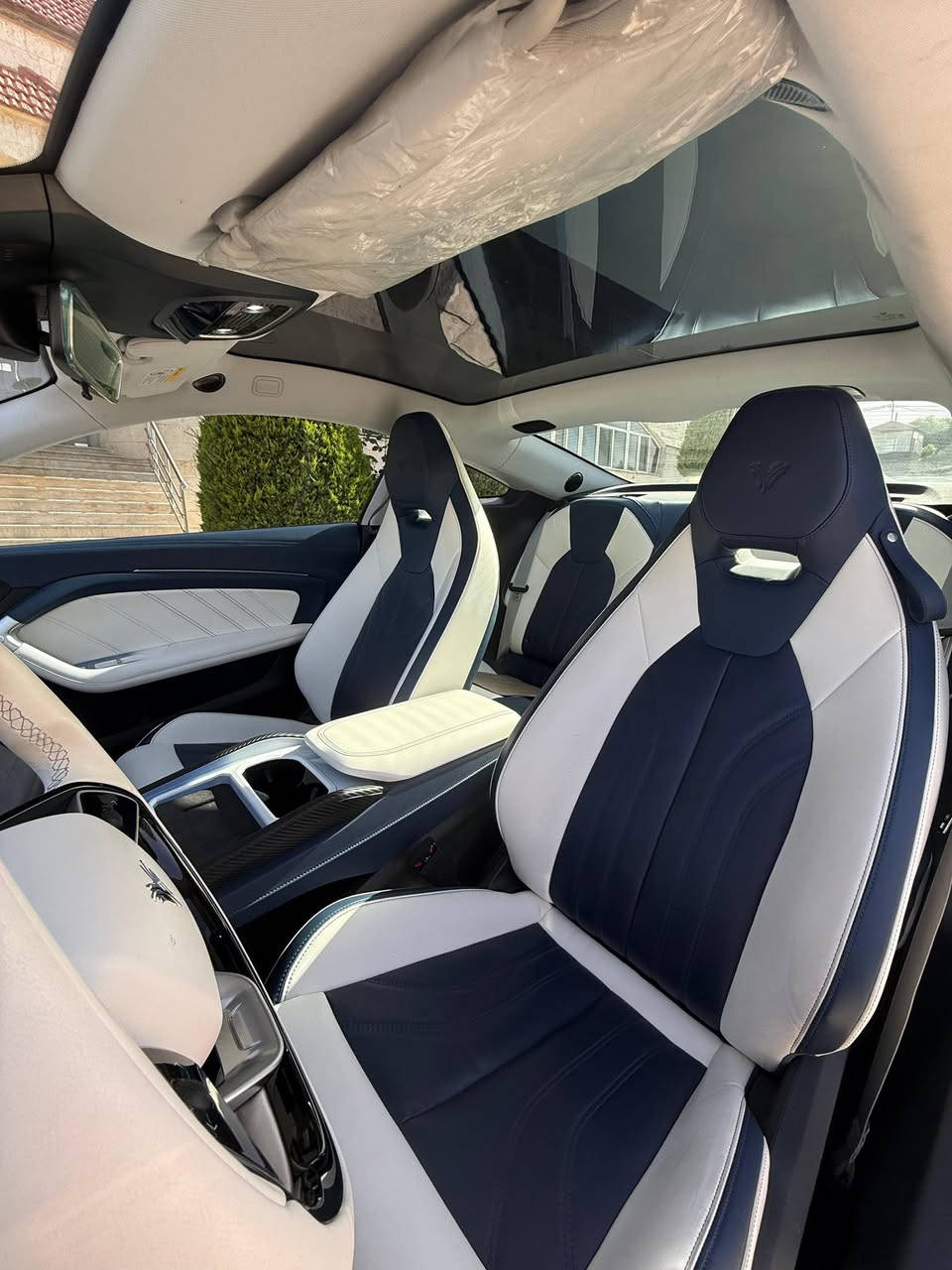 للبيع نيتا GT 2023 🔥
دفع رباعي AWD / فورويل ⚡️
ممشى 12 الف 
فحص كامل 

🔥 سعر20,900 🔥
سيارة تجمع بين الفخامة والقوة والتكنولوجيا بشكل يخطف الأنظار 😮‍💨
أداء رياضي وتسارع مجنون يخليك تحس بكل دعسة!

🚀 قوة تصل إلى 462 حصان
🚀 تسارع 0-100 خلال 3.7 ثواني تقريباً
🚀 مدى كهربائي ممتاز يوصل حوالي 580 كم
🚀 تصميم رياضي كوبيه بابين
🚀 شاشة وتقنيات حديثة وداخلية فخمة
🚀 ثبات عالي وتحكم خرافي مع نظام الدفع الرباعي

السيارة ملفتة بكل مكان، واللون الأسود مع شكل الـ GT يعطي هيبة وفخامة على الشارع 🔥
التواصل 0779262687


**إذا كنت صاحب هذا الإعلان وتريد حذفه لأي سبب، رجاءا أرسل رسالة إلى الدعم الفني**