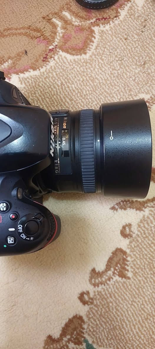 كاميرا نيكون دي 610 فول فريم  احترافية تايلندي اصلي 
 +عدسة 50m m نوع G الاحترافيةفتحة ١.٨
مواصفاتها  تحتوي  ع برنامج  تصفية الوجه وفلاتر تغير الوان 
ملحقاتها كارتون الكاميرا والشاحنة وبطارية   وحزام كتف وهود عدسة وقباقة كاميرا وعدسة 

النظافة  99بالمية نضافة حقيقية

مكاني ديوانية توصيل ماكو    متواجد واتساب ***********
