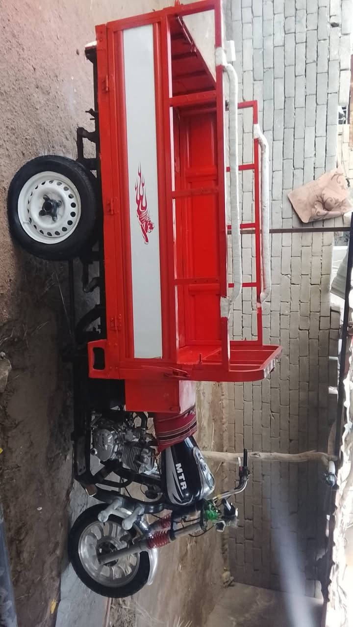 سلام عليكم ستوته  ادوات للبيع امتيار صدر فرس ستوته نضيفه كلش محرك نضيف ما ناقصه شي بس دبلات واكفات كدام تايرات جدد توه شادهن السعر 750 وبيه مجال مكاني بصره قضا المدينه ***********
