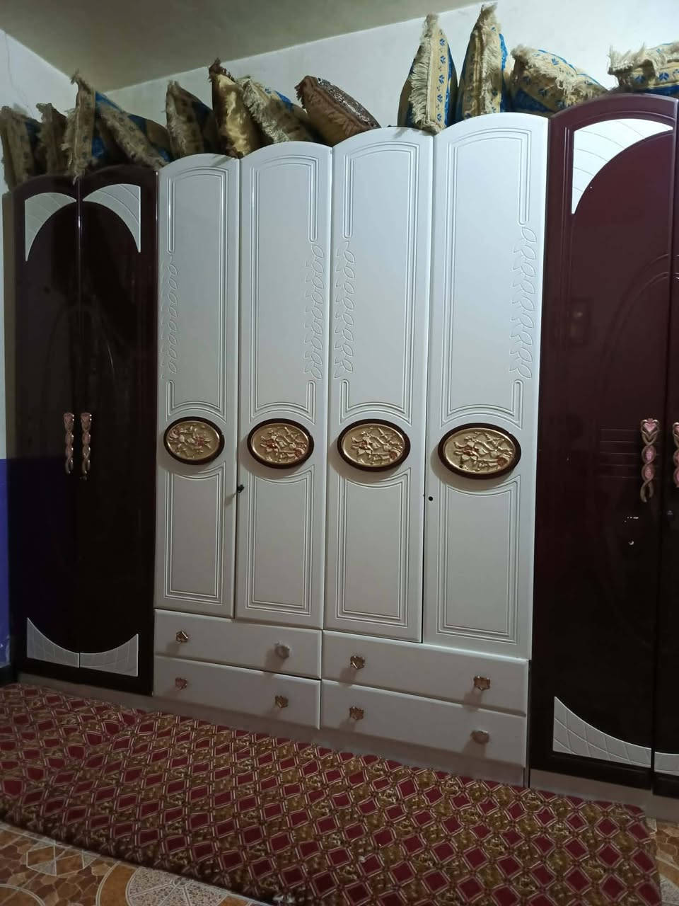 غرفه تركي اخت الجديد نظيفه كلش اي ضرر مابيها للبيع سعر 850وبيها مجال***********
