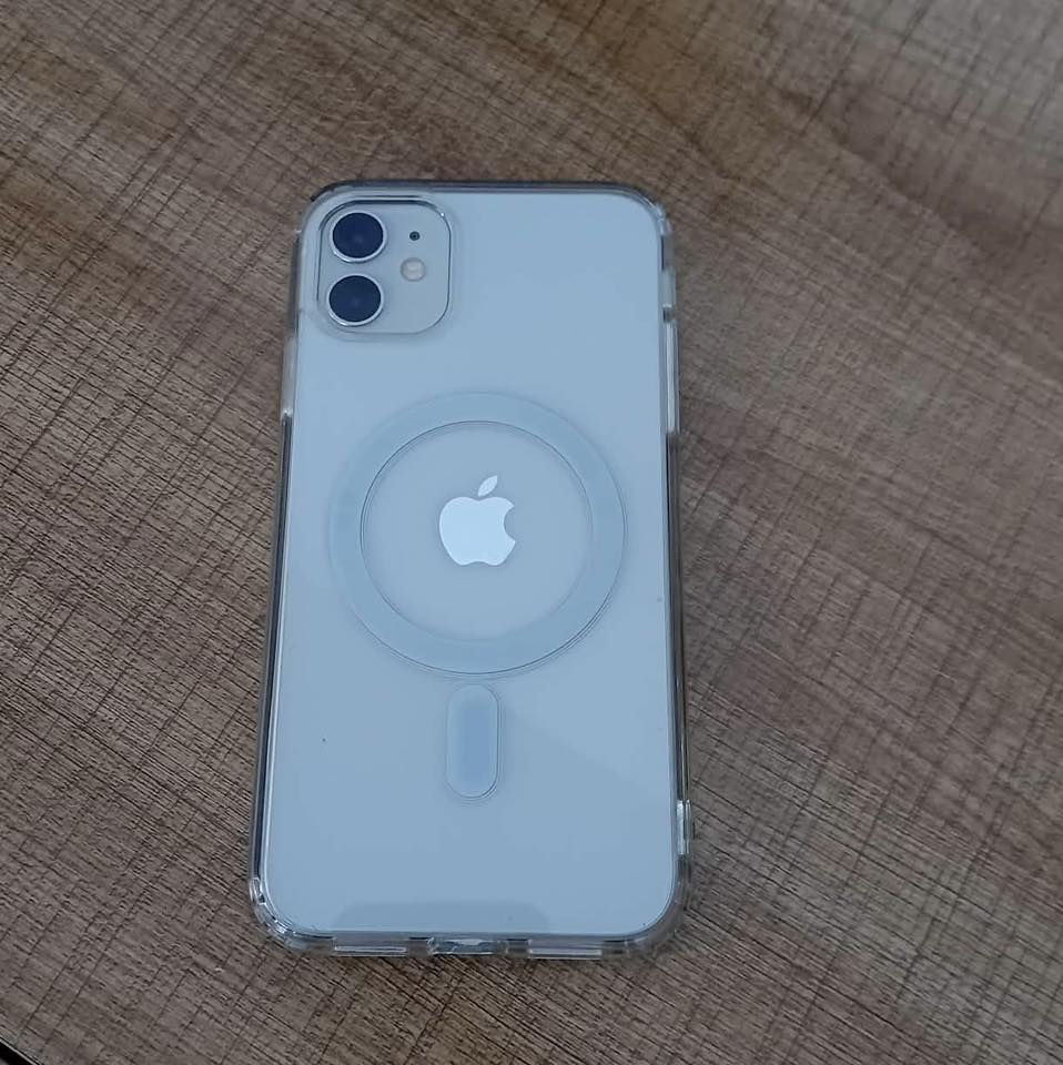 فون 11 عادي ذاكره 128 بطاريه 76  مفطوره شاشه فون ممفتوح للاستفسار *********** واتساب عنوان بغداد سعر 130
