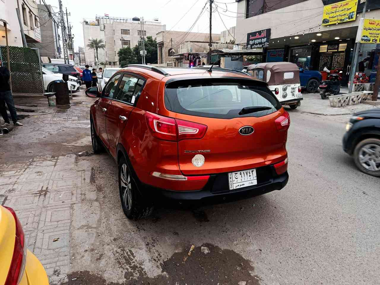 كيا سبورتج خليجي 2012
ماشية 166
بانوراما 
الباب عكس السائق مبدل بدون دواخل
***********
