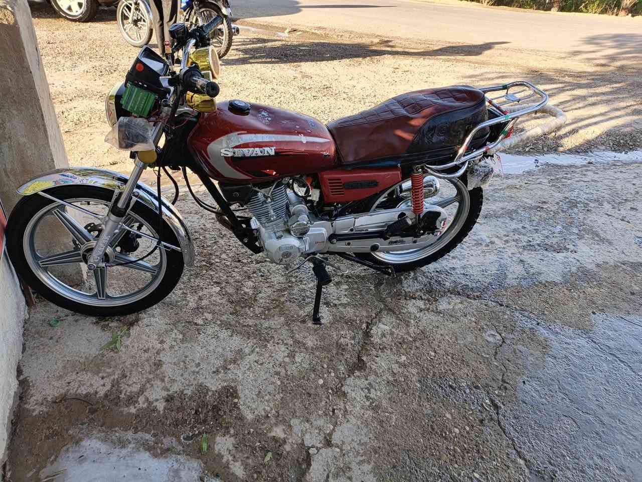 سلام عليكم شباب دراجه للبيع موديل 19  مكاني ديالئ جديد الشط السعر 425 وبيه مجال *********** اتصال وتساب
