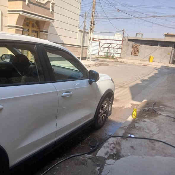 السلام عليكم. هافال جوليان للبيع موديل ٢٠٢٤ استلام ٢٠٢٥ شهر السابع. مواصفات عاديه معروفه .بعدها بالضمان على وضع الوكالة ماشيه ٤٥٠٠ رقم بغداد باسمي. تحويل ثاني يوم سياره جديده خير من الله. كفاله عامه. عنواني بغداد. 
موبايل *********** 
السعر ١٧٥ ورقه قفل .بالعراقي ٢٤ مليون 
اسف على الاطاله. مااراوس محتاجها بيع .وبالعافية على الياخذها والهافال معروفه . مواصفاتها 
هندبريك كهربائي 
اوتو بريك 
كير ماوس ٧ نمر 
حساسات خلفيه وكامره 
شفتات بالستيرن 
تحكمات ستيرن 
دخول ذكي وبصمه
