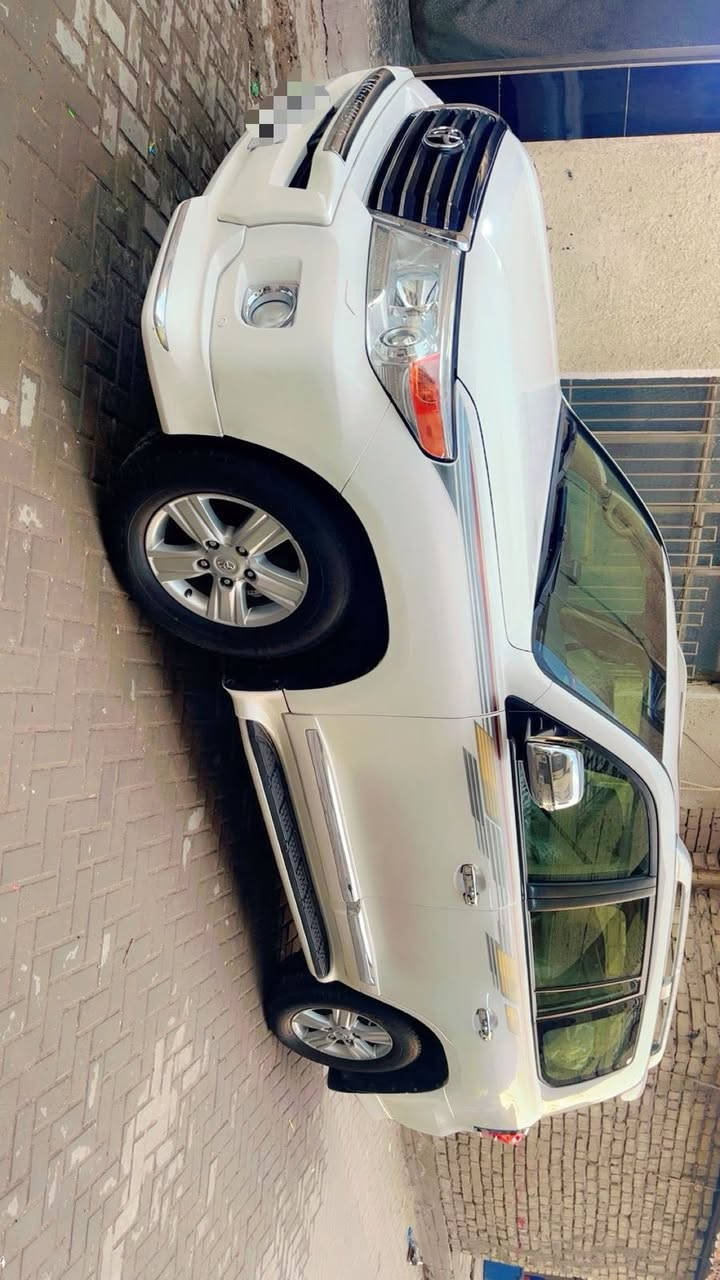 لاندكروز 2014 رقم بغداد نكليزي
4 رقام بسمي جاهزه من كولشي 
سونار موجود بصور مكان السياره 
بغداد للستفسار ***********
السعر 330 وبيه مجال شي قليل 
اخوان مكلف بنشر اتصل عل رقم
