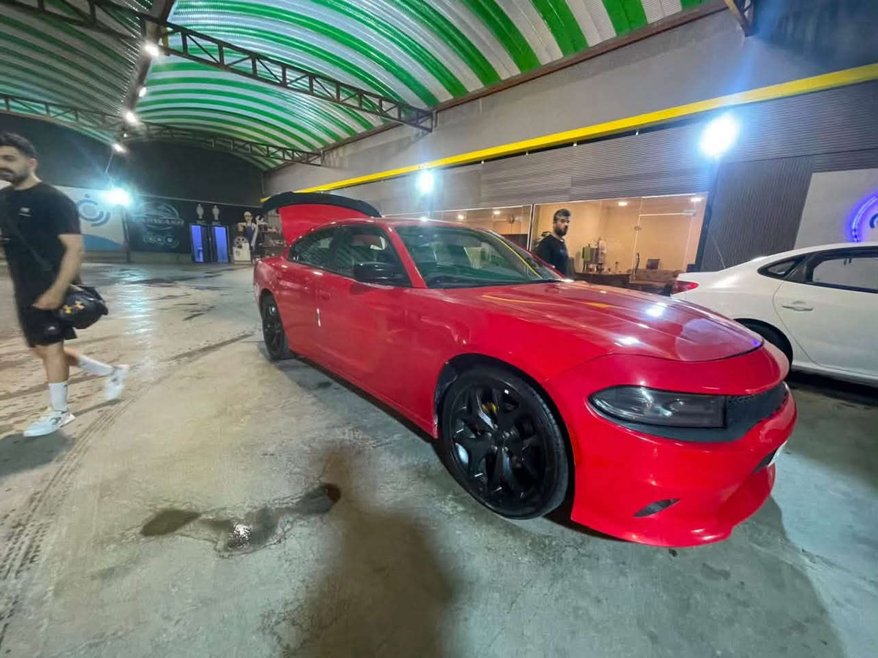 سلام عليكم
جارجر موديل 2020 السياره sxt
فول موصفات  كشنات جلد خزن ميموري كشنات خلفيه تدفئه  السياره 
السياره كلين تاتيل بدون حادث بدون ايرباك  
صار بيها بلخشم مال البنيد مثل ما موضح بل صور   وصار عندي شخط بل باب هم كما موضح بل صور 
مبدل دعاميه  اس ار تي  والدعاميه الاصليه موجوده. السياره جهازه من صدر وكهربائيات 
كير ومحرك كفاله 
 مكاني بغداد الدوره جمعيه عدنان خير الله 
الرقم ***********
السعر 233 وبيها مجال 
متواجد عل واتساب والرقم
