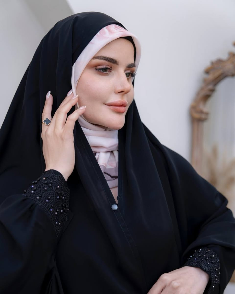 تالقي  باجمل وارقى عبايات الرأس 👑 
لاول مرة في العراق ❤️✨
جميع القياسات متوفرة ✨
ملاحظة مهمة / اي قطعة تطلبيها اذا وصلت مو نفسها الي بالصورة من حقك ترفضيها👍

يوجد خدمة توصيل لجميع
 مناطق بغداد والمحافظات🇮🇶

الدفع بعد القياس والتجربة وليس قبل 💐
للحجز والاستفسار مراسلة الصفحة 📩
او الاتصال على الهاتف 
***********واتساب📞
