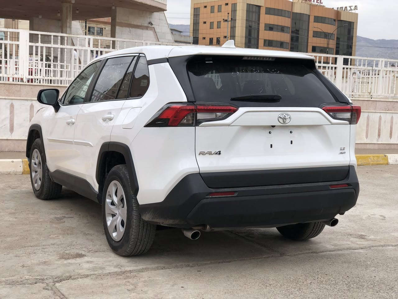 تويوتا رافور 2024 LE AWD
السعر 180$ومجال
ضرر جملغ و بنيد صبغ اشوه ي شانسي صبغ 
گض و غرقان و تترقيم شرط 
مواصفات 
شاشه 
كاميره
حساس
رادار
فور ويل 
مكان سيارة عقره
اتضل ***********☎️
