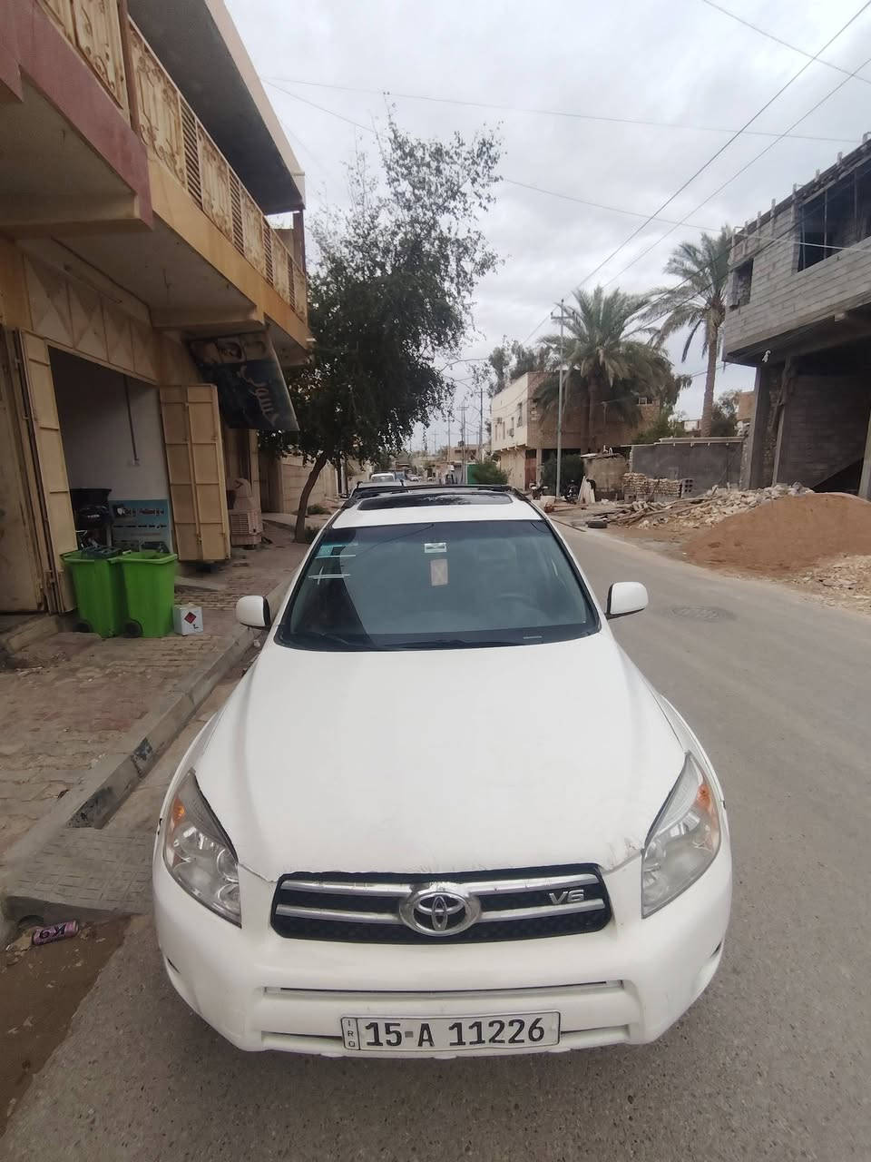 سيارة راف فور موديل 2007 مصبوغه عام تخم تايرات جديد محرك 6 سلندر والصدر مرتب وجديد سيارة لكطة وحلوة ونضيفة السعر 75 ورقة وبي مجال للاستفسار الاتصال على ***********
