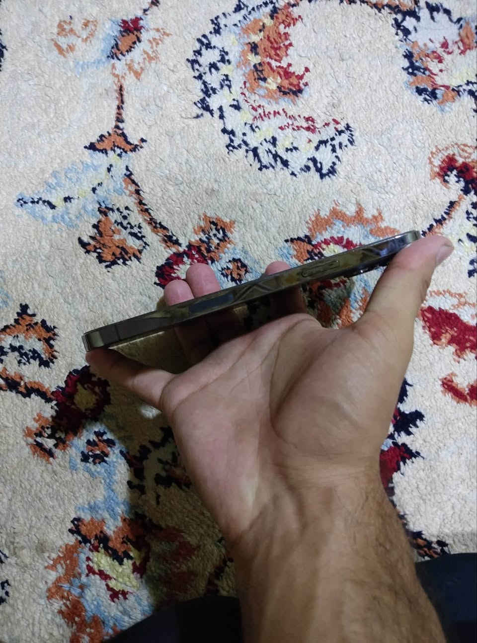 السلام عليكم ايفون ١٣ برو ماكس الجهاز نظيف وما مستبدل بيه اي قطعه وبطاريته ٨٦ حقيقي ذاكره ٢٥٦ +شاحنه اصليه وكفر 
السعر ٧٥٠
مكاني البصرة
الرقم ***********
