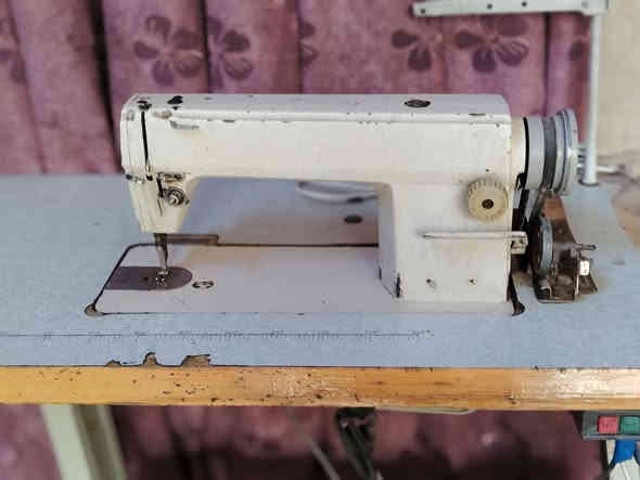 مكينه خياطه البيع شغاله سعرها 90 الف العنوان بغداد الشعله رقم الهاتف ***********
