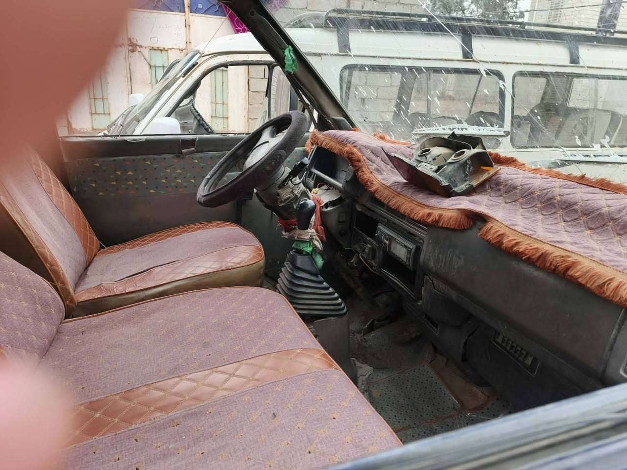 سلام عليكم سياره بسته نضيفه نكليزي البيع التفصيل على رقم ***********
