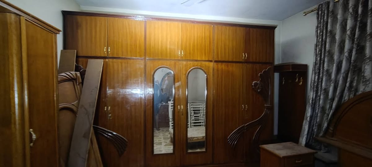 سلام عليكم غرفة  عراقية تزكام ملحق نضيفة صاج 
للبيع سعرها 600 بيها مجال *********** واتساب
