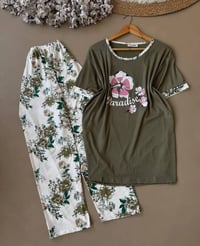 عرض • قطعة • ملابس