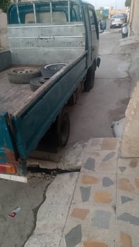 شاحنة • بها اوراق • للبيع