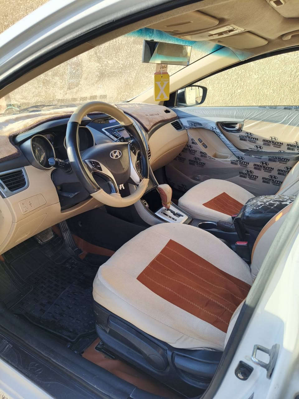 السلام عليكم
النترا 2013 خليجي فول مواصفات
سياره جاهزه من كل شي 
كير / محرك تجفيت جديد/ تبريد / تدفئه / صدر / كهربائيات كامله/ كله جديد / تخم تاير جديد
رقم انبار سنويه جديده هزه جديده
سياره مصبوغه عام اثر جراد وشخوط وسونار موجود
سياره بيه ضربه بالصندوق وجاملغ 
بجم كبس سياره كولش نظيفه وبعد احلى من صور دواخل جديده ما ناقصها اي شي متعوب عليها
السعر 100
العنوان الأنبار - الفلوجة
***********
