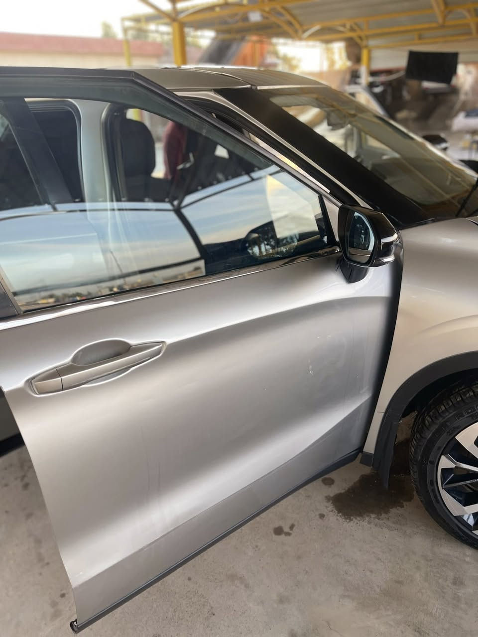 السلام عليكم مسبوشي  اوتلاندر 2022 بصمه سبعه راكب محرك 2500 مصبوغه عام رقم ***********اتصل ودلل
