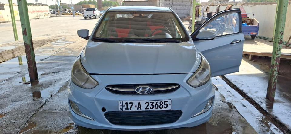 السلام عليكم
هيونداي اكسنت موديل 2015 
محرك 1400 
ماشية 228 الف
السيارة مسويلها ادامة ونضيفة  بيها رشات صبغ اني ابيلعك مصبوغة حزام 
مكان السيارة ديوانية
سعرها 77 وبيها مجال حق الجية
***********
