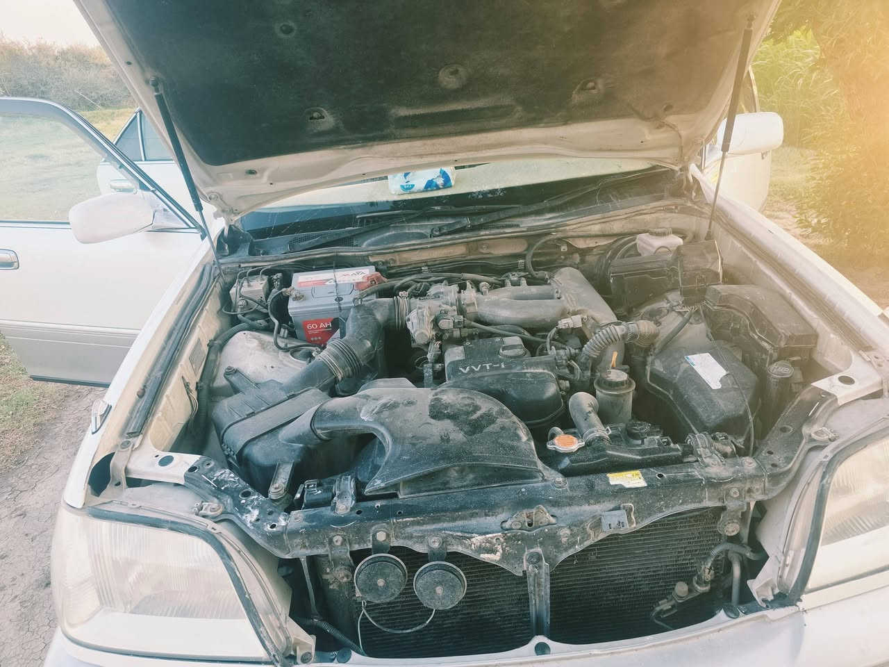 سلام عليكم ملكه البيع كصتين موديل20003  طخم تاير جديد باتري جديد تبريد ثلج حداديه جديده ما ناقصها برغي جديده السيارة السعر 33$ وبيهه مجال الطيبين مكانها الشطره ☎️***********
