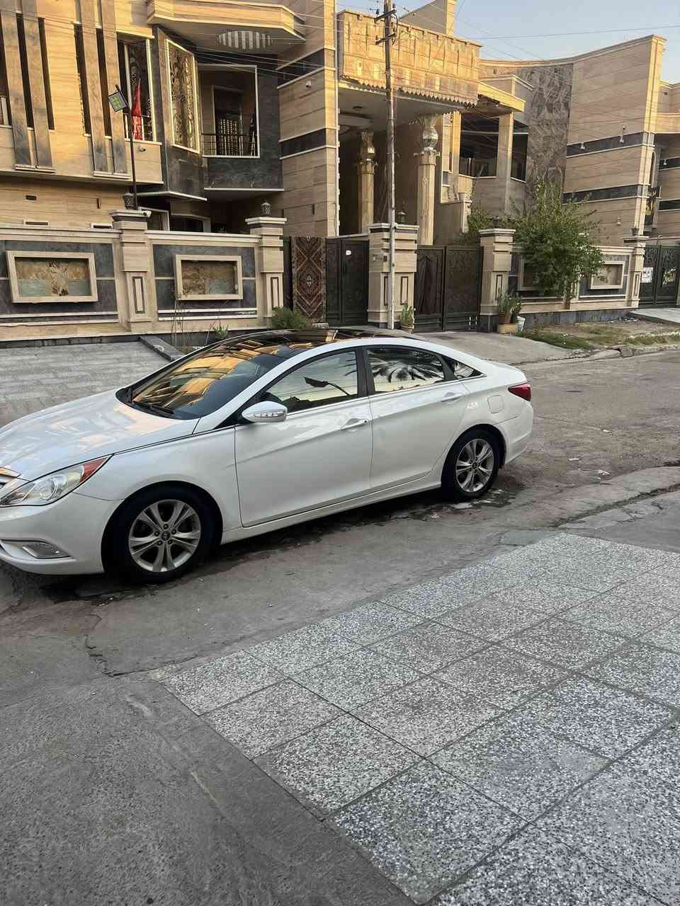 سلام عليكم سوناتة ٢٠١١ وارد خليجي بيهة مكانات صبغ السيارة بسمي كشتات جلد السعر ١١٥  *********** ما متوجد عل فيس
