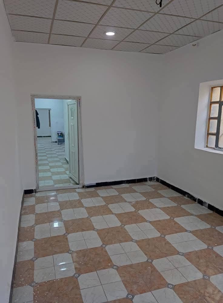 مكتب اكرم الحاتمي للعقار  ***********
==================================

  دار للبيع المساحة 105 متر طابو صرف 

حي ميسان قطاع 24 قرب سايدين الشريط 

==================================

يحتوي ع / غرفة وصالة ومطبخ وأستقبال 

     وصحيات داخلية وخارجية وطارمة

              البيت شيلمان بناء نضيف  

        السعر  80 مليون وبي مجال 

للاستفسار الاتصال بالرقم  *********** وات سآب 

او مراجعة المكتب/ عنوان المكتب النجف الكوفة 
  
   حي ميسان شارع الكيات مقابل اسواق حليم
