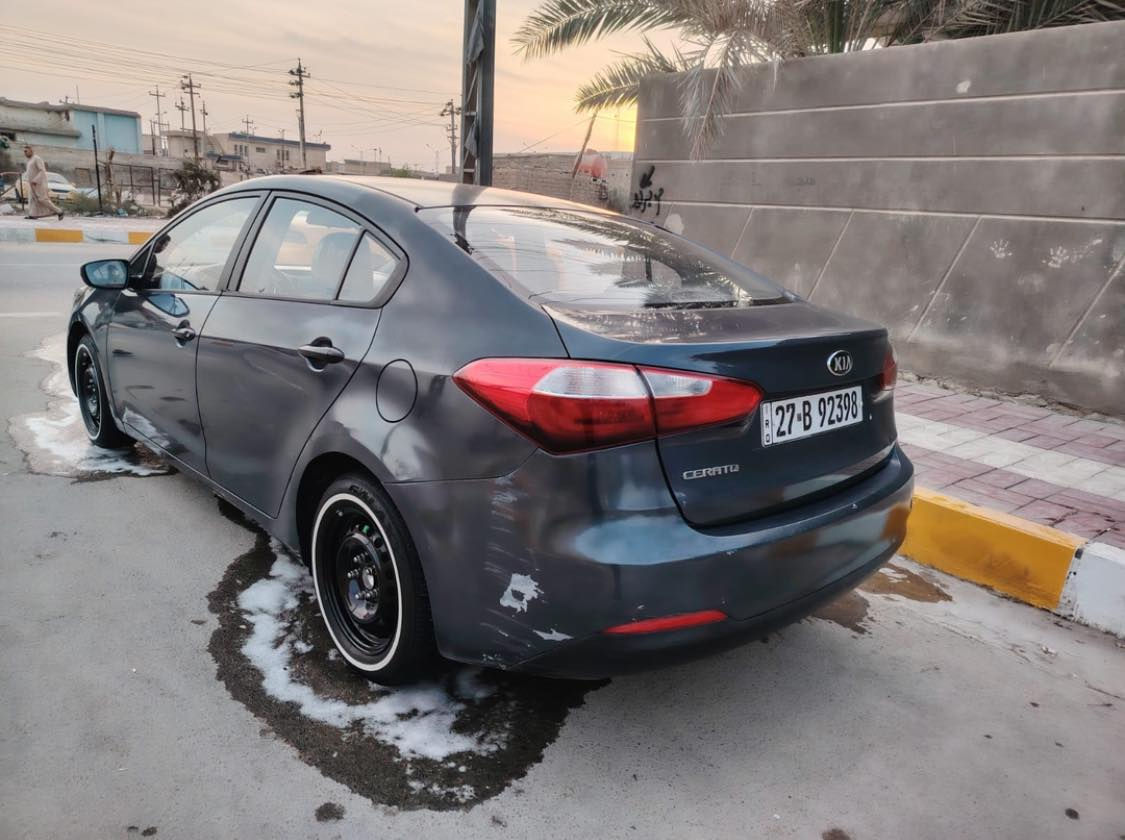 كيه سيراتو ٢٠١٥ خليجي
بيهه جاملغ الخلفي بي ظربه بصيطه وبارد بل باب مثل ما موضح بل فيديو السعر 108 وبيهه مجال حك ***********
