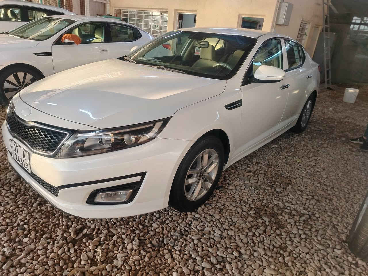 السلام عليكم
كيا اوبتما 2016 خليجي 
سياره بيه باب عكس السايق بيه رشت صبغ فقط باقي كفاله 
مكينة 2400 دوش 
السياره كلش جديده 
ترحيب 
شاشه 
تبريد قطعتين  
مري شفط  
كشنات مخمل
حساسات خلفي 
لدات امامي خلفي    
5 ويل كب 
مضخم صوت infinity
المرأت الوصطيه عاكسه للضوء الخلفي 
رقم مثنئ  تحويل مباشر 
السعر 155 وبيهه مجال 
الاتصال    ***********
العنوان   ديوانيه دغاره
